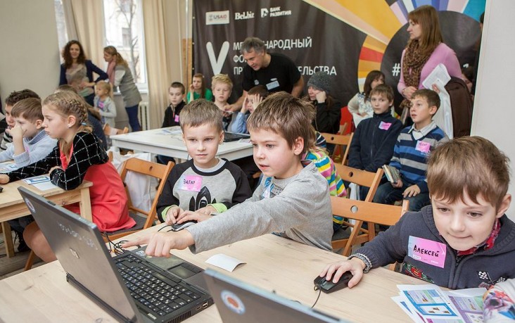 Children participating in one of the sessions within Global Entrepreneurship Week supported by USAID.