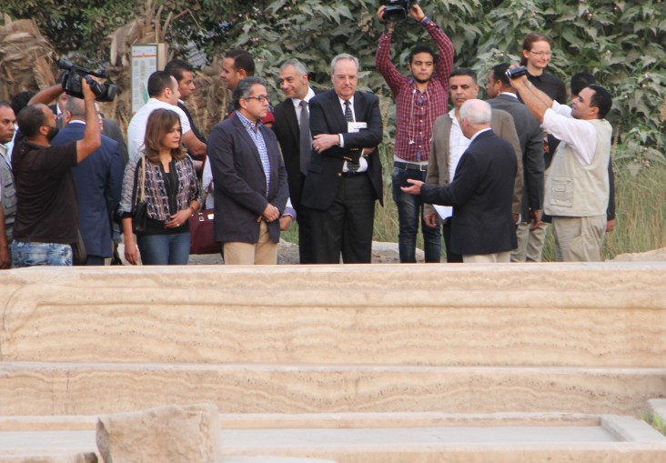 Chargé d’Affaires Thomas Goldberger of the US Embassy in Cairo tours the walking trails at Memphis during their inauguration