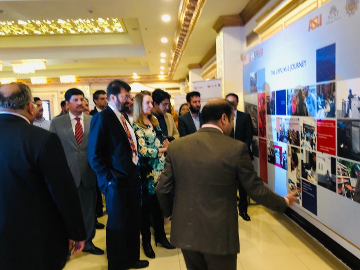 USAID Mission Director Julie A. Koenen joins Speaker of the Khyber Pakhtunkhwa Assembly Mushtaq Ahmed Ghani and distinguished guests to celebrate the success of the U.S.-Pakistan Centers for Advanced Studies in Energy.