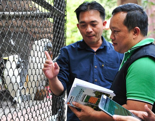 Wildlife law enforcement officers learn how to use WildScan in Chonburi, Thailand.