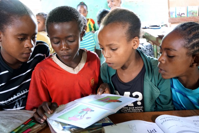 In October 2016, USAID launched the READ Community Outreach activity at Soyama Primary School. The activity will reach students in nearly 2,500 schools in the Amhara, Oromia, SNNP, Somali, and Tigray regions.