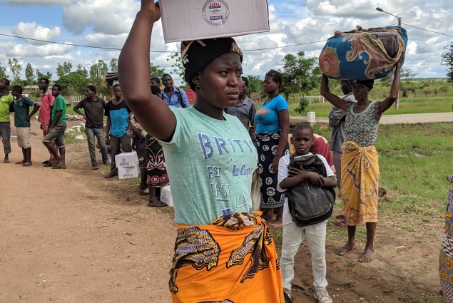 Receiving kits in Beira Province