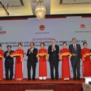 Lễ cắt băng chính thức khởi động dự án USAID LinkSME